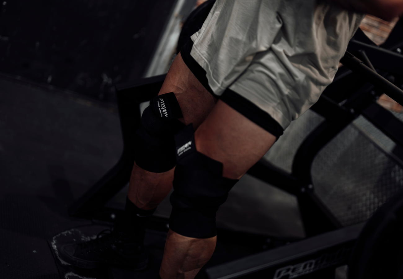 man using tuffwraps knee sleeves